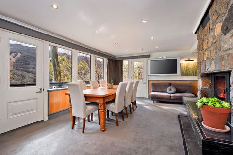 Pure Chalet Thredbo - Airlie Beach Holiday 16