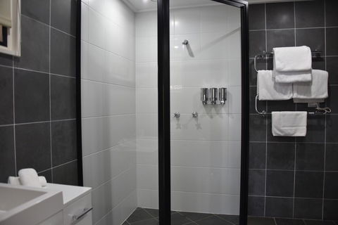 Pure Chalet Thredbo - Airlie Beach Holiday 4