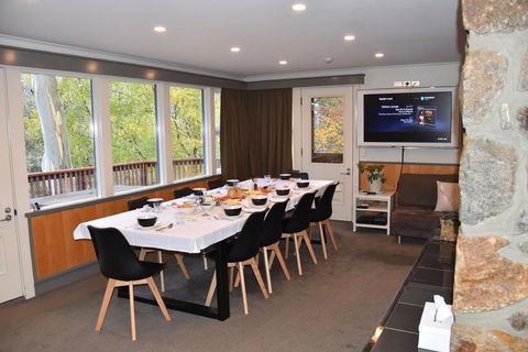 Pure Chalet Thredbo - Airlie Beach Holiday 3