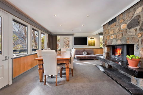 Pure Chalet Thredbo - Airlie Beach Holiday 14
