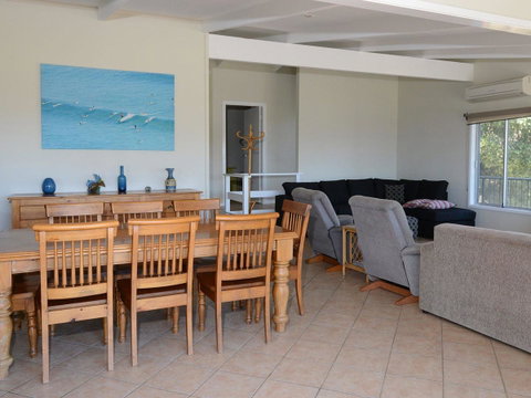 2 Cliff Road - Airlie Beach Holiday 3