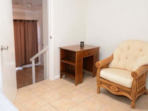 2 Cliff Road - Airlie Beach Holiday 10