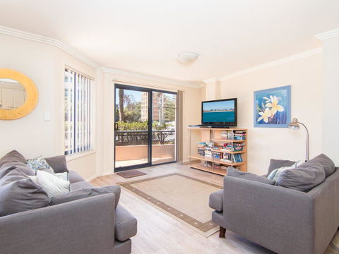 Millennium 102 With Pool In Complex - Airlie Beach Holiday 7