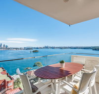 Panoramic harbour views and unbeatable comfort - Airlie Beach Holiday