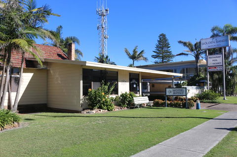 Golden Sands Motor Inn - Airlie Beach Holiday 10