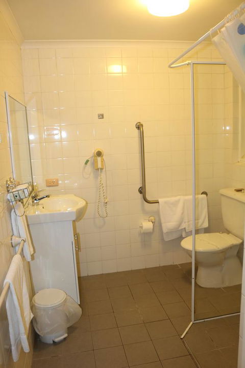 Golden Sands Motor Inn - Airlie Beach Holiday 23