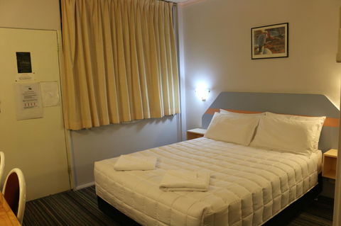 Golden Sands Motor Inn - Airlie Beach Holiday 16