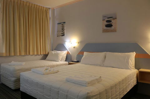 Golden Sands Motor Inn - Airlie Beach Holiday 12