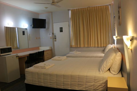 Golden Sands Motor Inn - Airlie Beach Holiday 25
