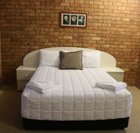 Golden Sands Motor Inn - Airlie Beach Holiday
