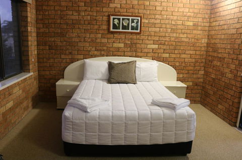 Golden Sands Motor Inn - Airlie Beach Holiday 0