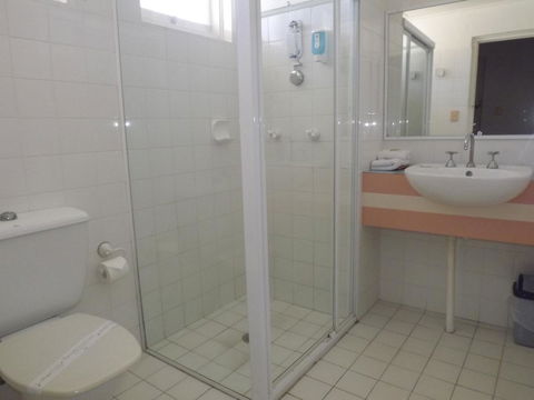 Golden Sands Motor Inn - Airlie Beach Holiday 30