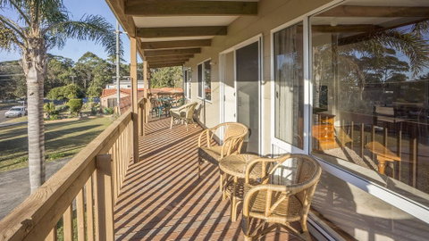 Boomer Crescent 5 Kioloa - Airlie Beach Holiday 0