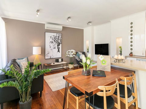 Boutique Stays - Sandy Breeze 3 - Airlie Beach Holiday 0