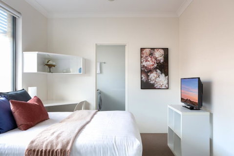 Bright Studio Steps From Westmead Hospital - Airlie Beach Holiday 0