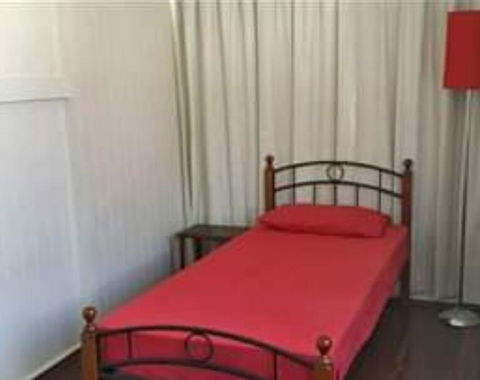 Brisbane Budget Homestay - Airlie Beach Holiday 0