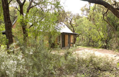 Bussells Bushland Cottages - Airlie Beach Holiday 2