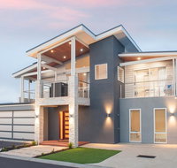 Busselton Beach House - Airlie Beach Holiday