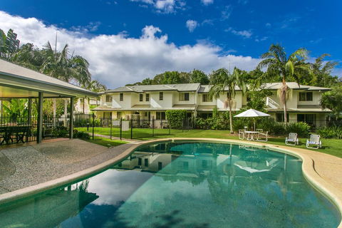 Byron Lakeside Holiday Apartments - Airlie Beach Holiday 0