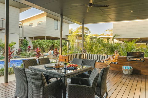 Byron Luxury Beach Houses - Airlie Beach Holiday 1