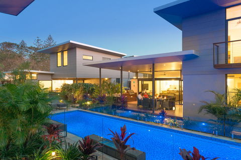 Byron Luxury Beach Houses - Airlie Beach Holiday 2