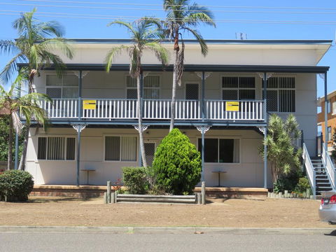 Cabenay 3 - VIEWS ACROSS THE PARK - Airlie Beach Holiday 0