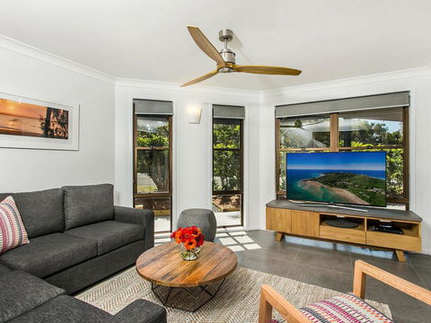 Calinda Sol 12 - Airlie Beach Holiday 0