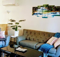 Camelias Boutique Cottage in Dianella - Airlie Beach Holiday