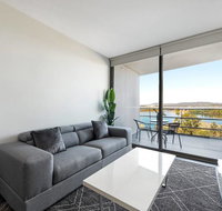 Canberra Luxury Apartment 5 - Airlie Beach Holiday
