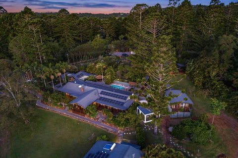 Cape Byron Retreat (Adults-Only) - Airlie Beach Holiday 0