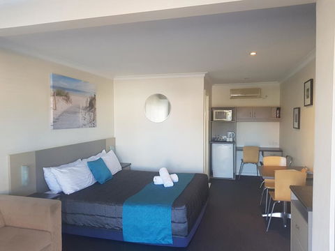 Caravilla Motor Inn - Airlie Beach Holiday 2