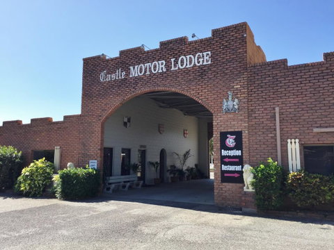Castle Motor Lodge - Airlie Beach Holiday 0