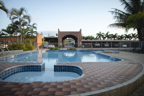 Castle Motor Lodge - Airlie Beach Holiday 2