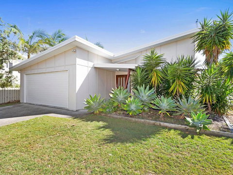 Casuarina Escape - Airlie Beach Holiday 0
