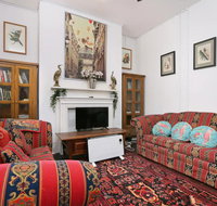 Central Heritage Building In Fremantle Sleeps 6 - Airlie Beach Holiday
