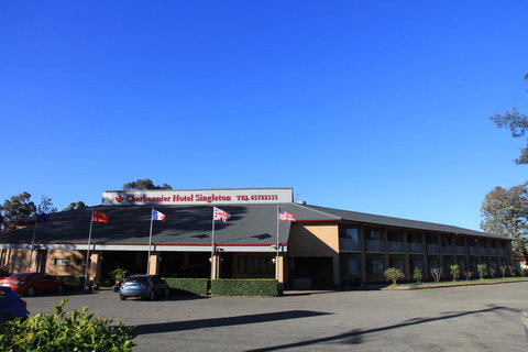 Charbonnier Motor Inn - Airlie Beach Holiday 1