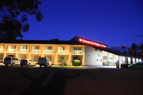 Charbonnier Motor Inn - Airlie Beach Holiday 0