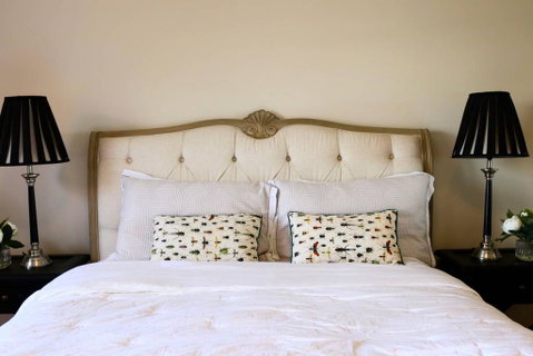 Charming & Cosy Home With City Views - Airlie Beach Holiday 3