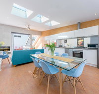 Chic East Sydney Pad - Airlie Beach Holiday