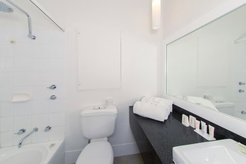 CKS Sydney Airport Hotel (formerly Quality Hotel) - Airlie Beach Holiday 3