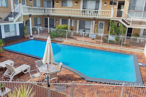 Clifford Park Holiday Motor Inn - Airlie Beach Holiday 0