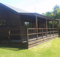 Cocoa  Briar Cottages - Airlie Beach Holiday