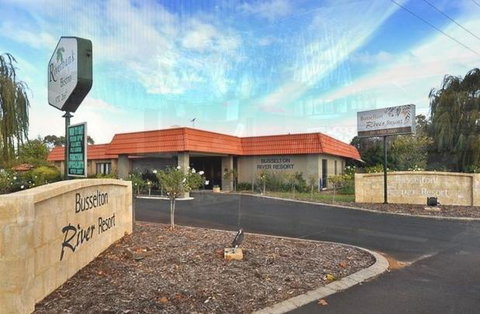 Comfort Inn Busselton River Resort - Airlie Beach Holiday 0