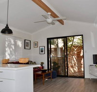 Comfortable Stylish Flat in Heart of Fremantle - Airlie Beach Holiday