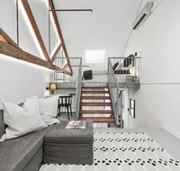 Converted Warehouse City Loft - Airlie Beach Holiday