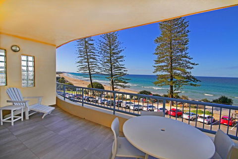 Coolum Baywatch Luxury Style Penthouse, Linen Included, WIFI, 500 Bond - Airlie Beach Holiday 0
