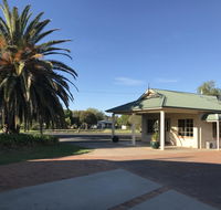 Country Gardens Motor Inn