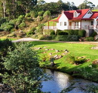 Crabtree Riverfront Cottages - Airlie Beach Holiday