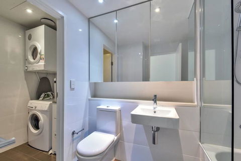 Darwin Waterfront Luxury Apartment - Airlie Beach Holiday 2