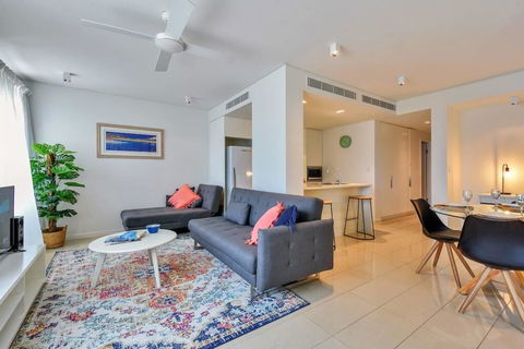 Darwin Waterfront Luxury Apartment - Airlie Beach Holiday 0